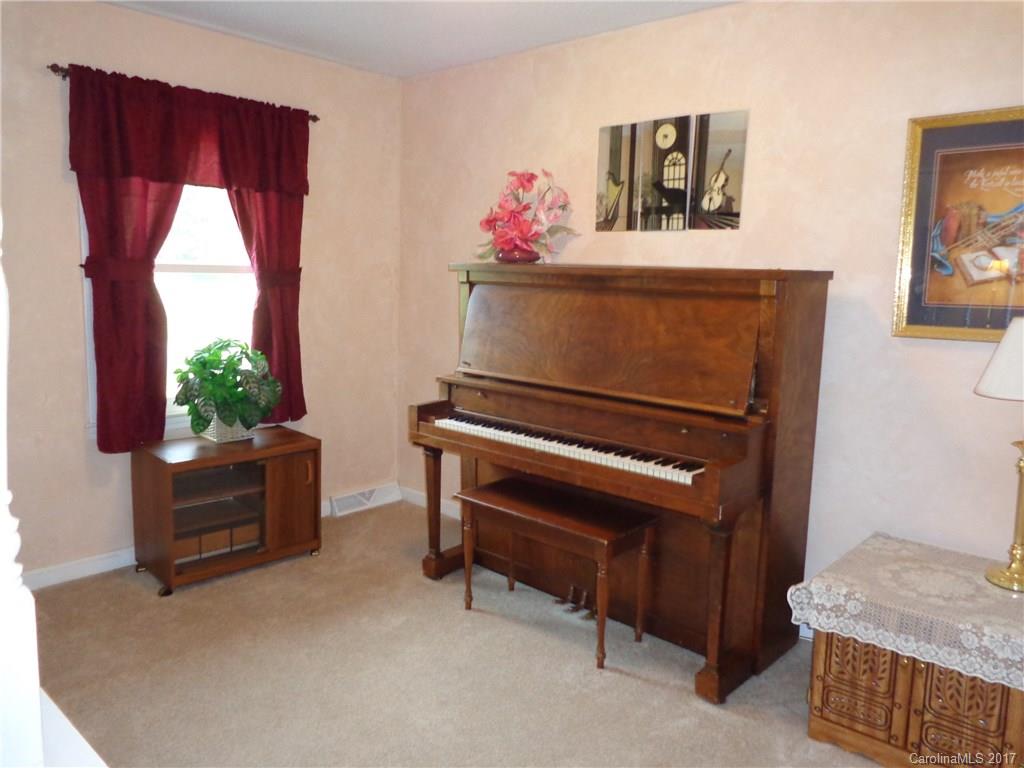 1307 Hess Road Concord, NC 28025 - Photo 4 of 18 Gallery Image 4