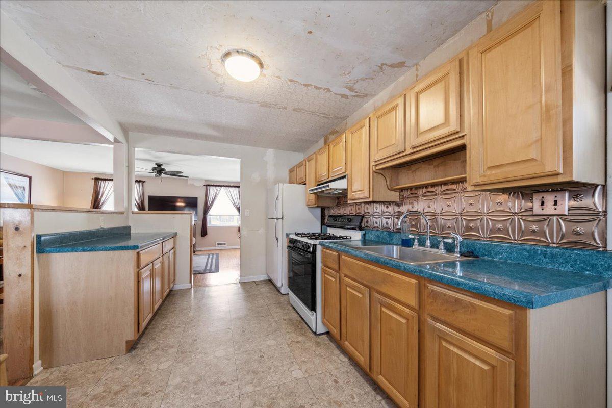 16 Hillside Road Stratford, NJ 08084 - Photo 12 of 52