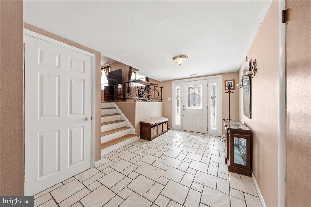 16 Hillside Road Stratford, NJ 08084 - Photo 2 of 52