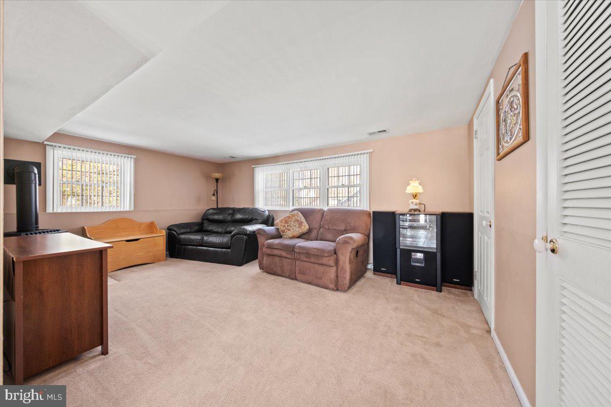 16 Hillside Road Stratford, NJ 08084 - Photo 24 of 52