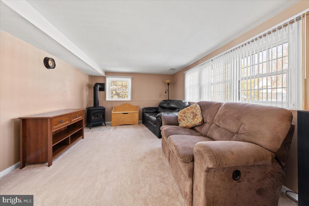 16 Hillside Road Stratford, NJ 08084 - Photo 27 of 52