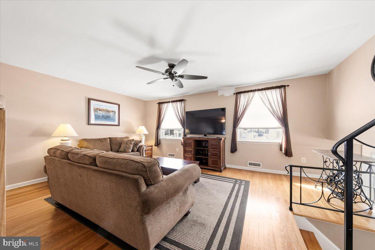 16 Hillside Road Stratford, NJ 08084 - Photo 4 of 52