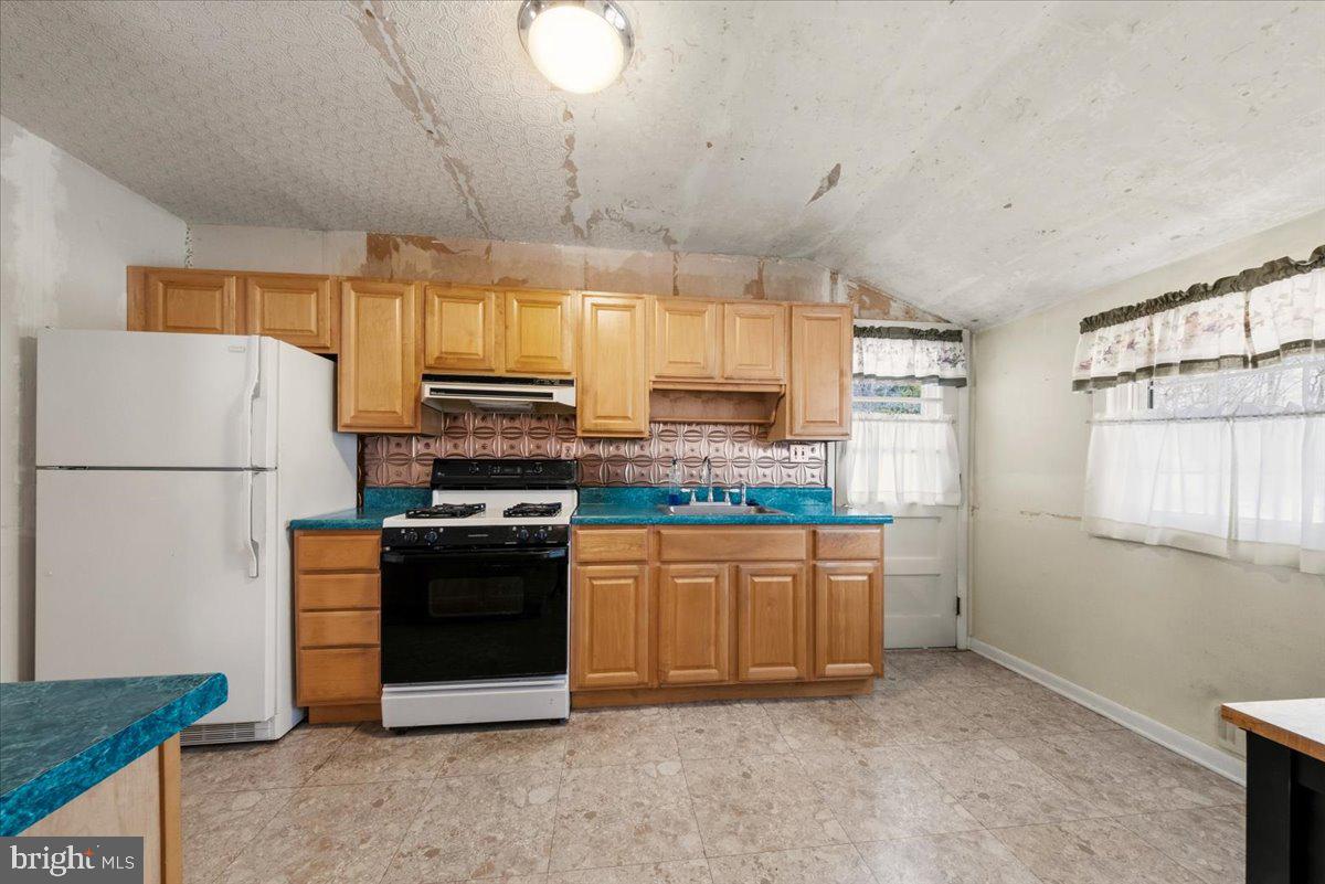 16 Hillside Road Stratford, NJ 08084 - Photo 10 of 52