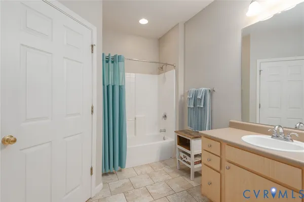 $229,500 | 734 Bristol Village Drive, Unit 202, Midlothian, VA 23114