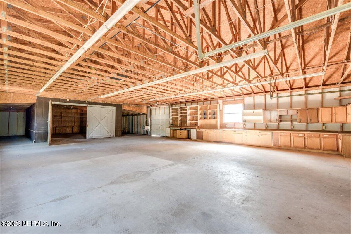 3048 Stratton Lane Jacksonville, FL 32221 - Photo 38 of 41 a view of a room with an empty space