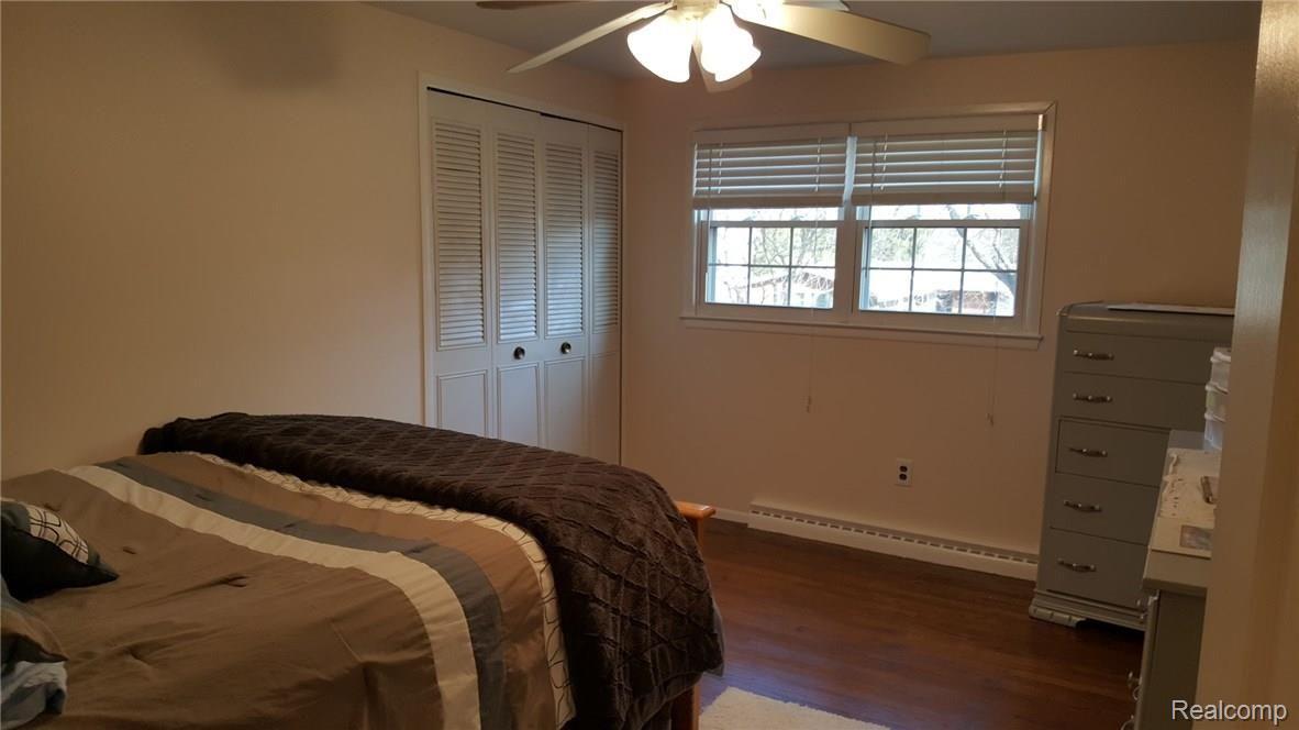 8463 Hampton Road Grosse Ile, MI 48138 - Photo 27 of 37 Bedroom 3