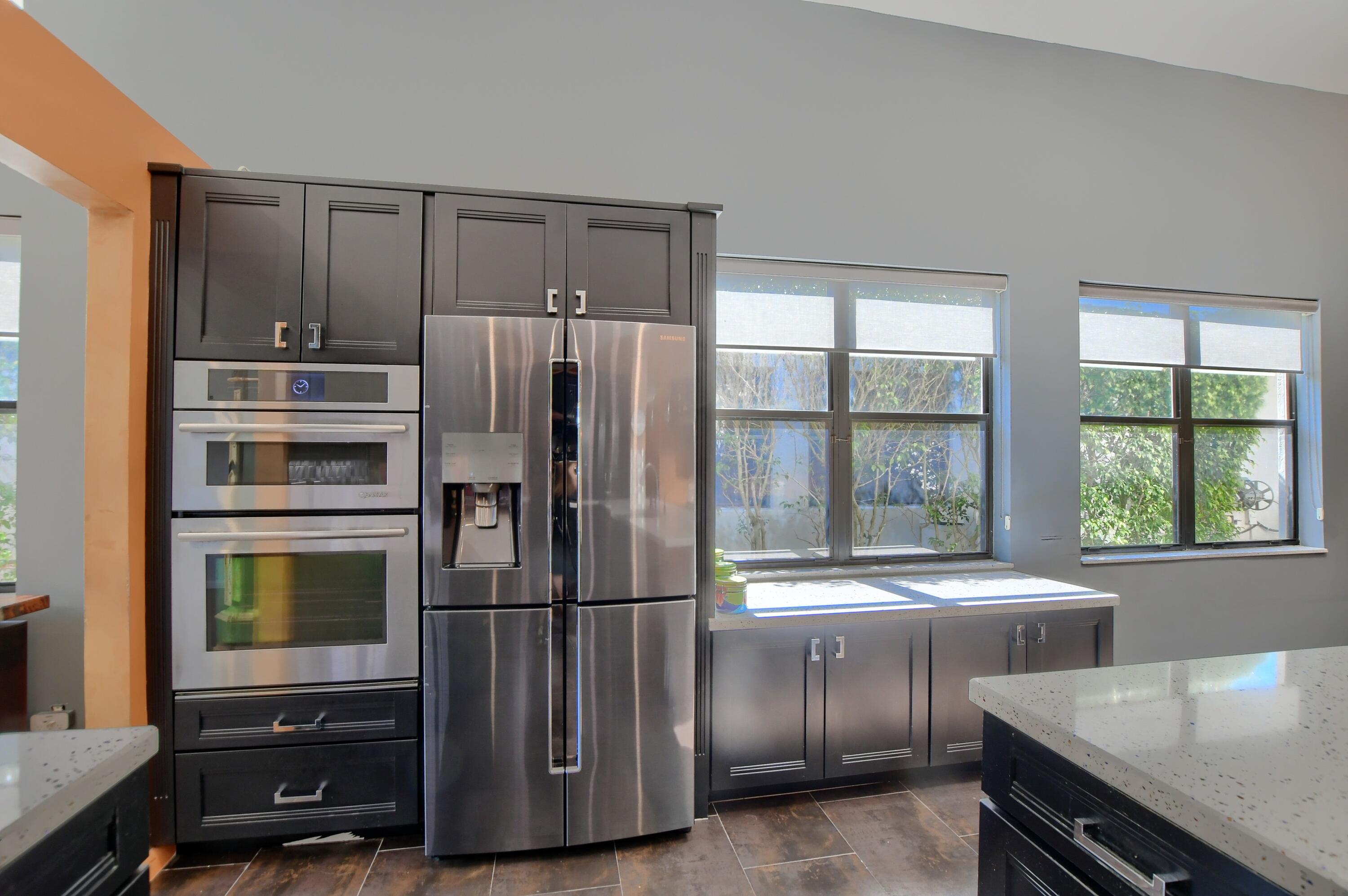 8687 Vía Reale Boca Raton, FL 33496 - Photo 15 of 49 Gourmet Chef's Kitchen