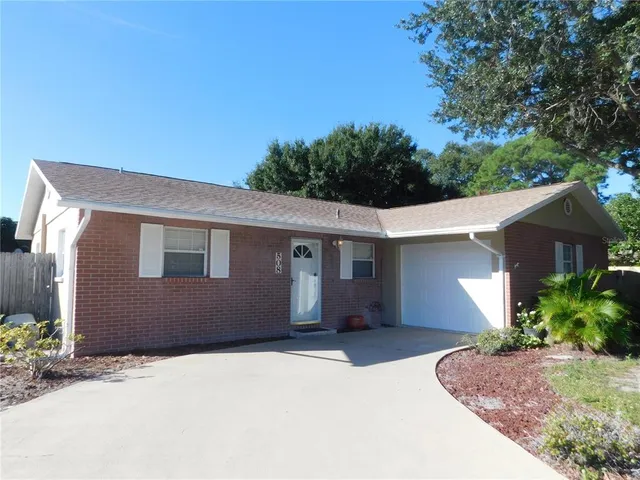 $2,200 | 508 65th Avenue West, Bradenton, FL 34207