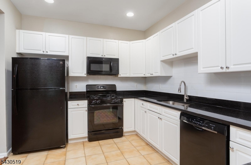 643 Old Dover Road Morris Plains, NJ 07950 - Photo 7 of 26