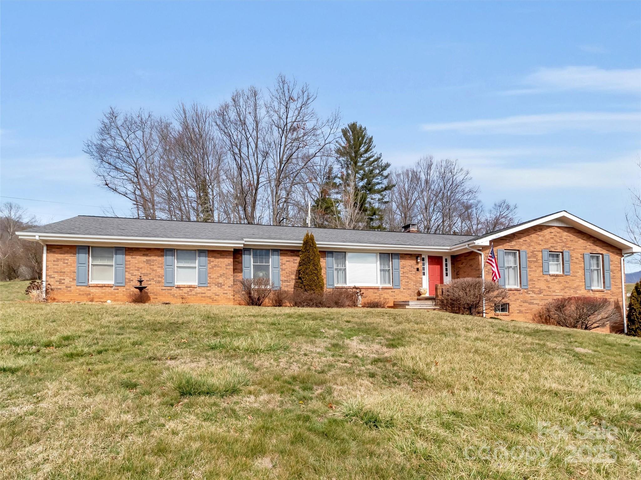 110 Stevenson Cove Road Waynesville, NC 28785 - Photo 4 of 36 Gallery Image 4
