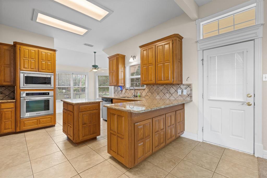 360 Markedstone Road Burleson, TX 76028 - Photo 19 of 40