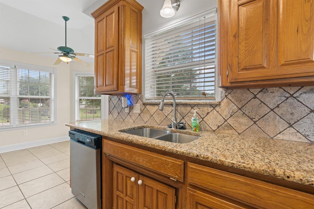 360 Markedstone Road Burleson, TX 76028 - Photo 20 of 40