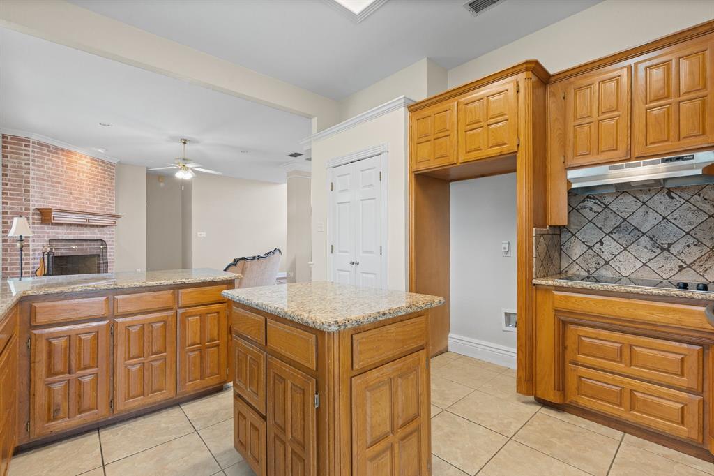 360 Markedstone Road Burleson, TX 76028 - Photo 21 of 40