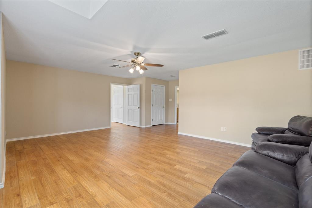 360 Markedstone Road Burleson, TX 76028 - Photo 25 of 40