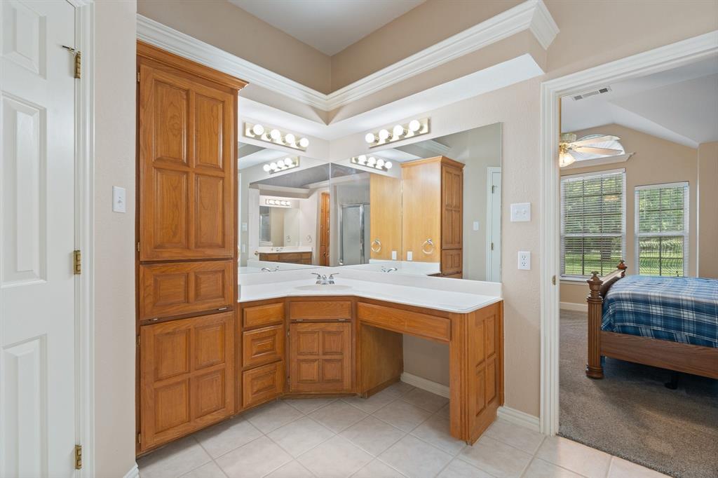 360 Markedstone Road Burleson, TX 76028 - Photo 31 of 40