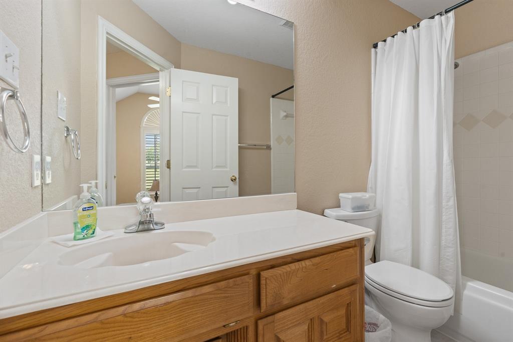 360 Markedstone Road Burleson, TX 76028 - Photo 32 of 40