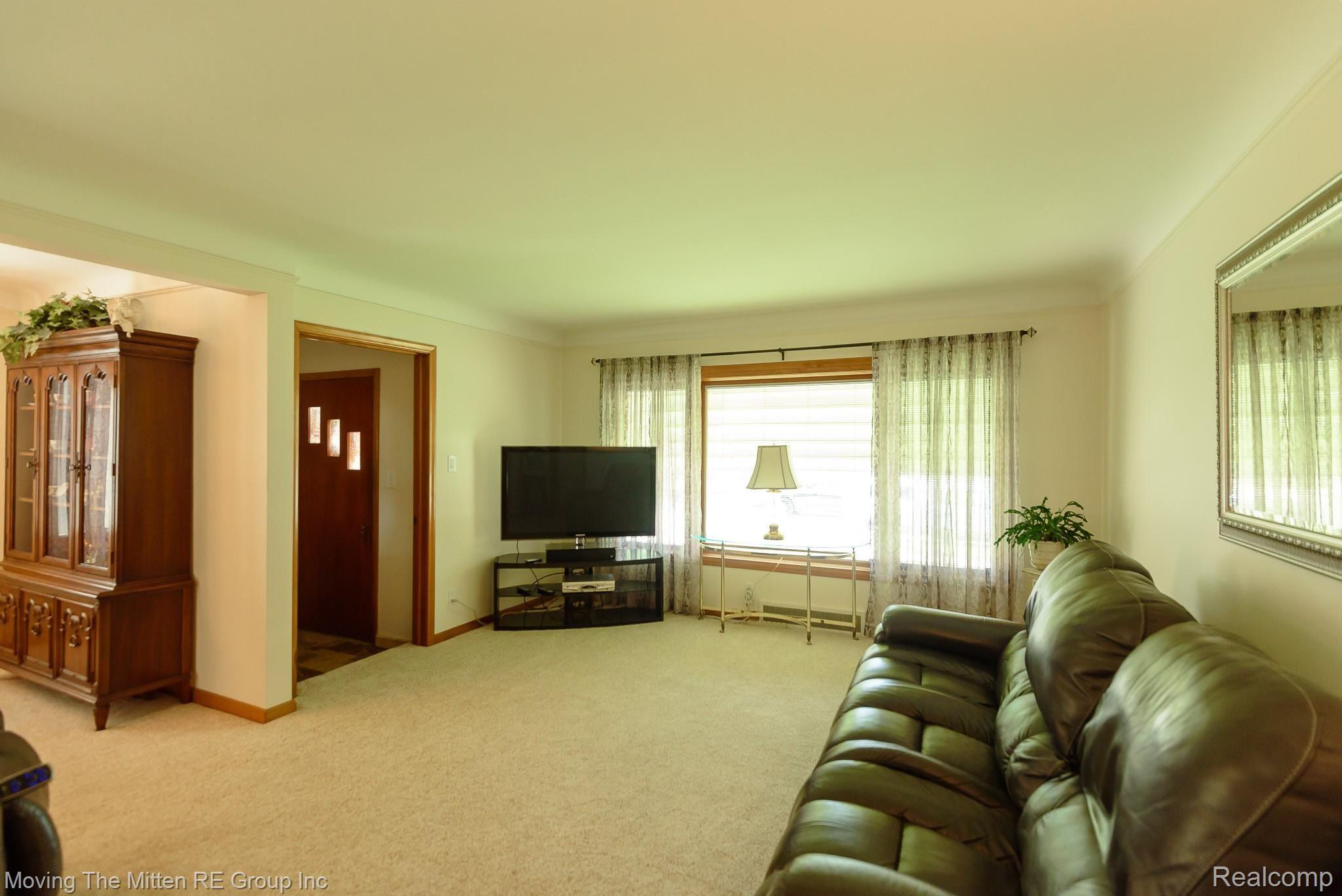 9345 Ruth Avenue Allen Park, MI 48101 - Photo 2 of 57 MTM_9345_ruth-22.jpg