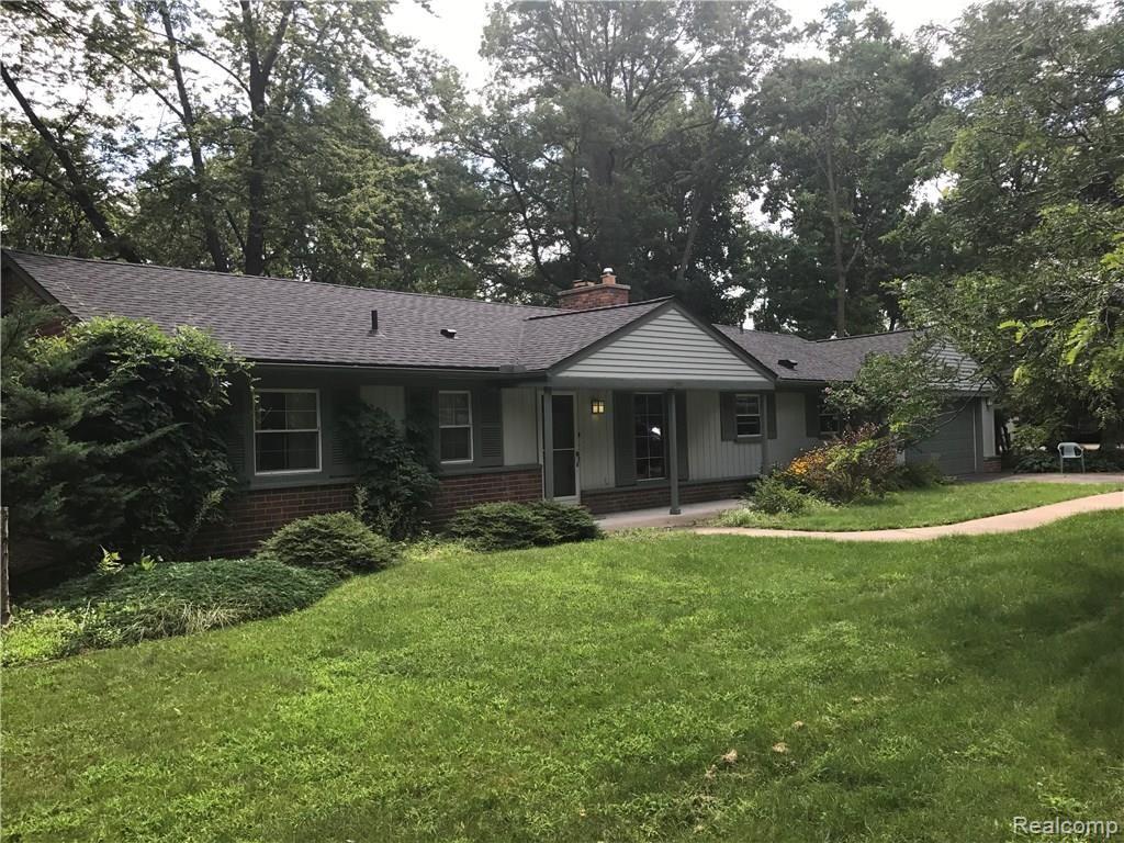 2405 Middlebelt Road West Bloomfield, MI 48324 - Photo 1 of 16 IMG_0649 (1).JPG