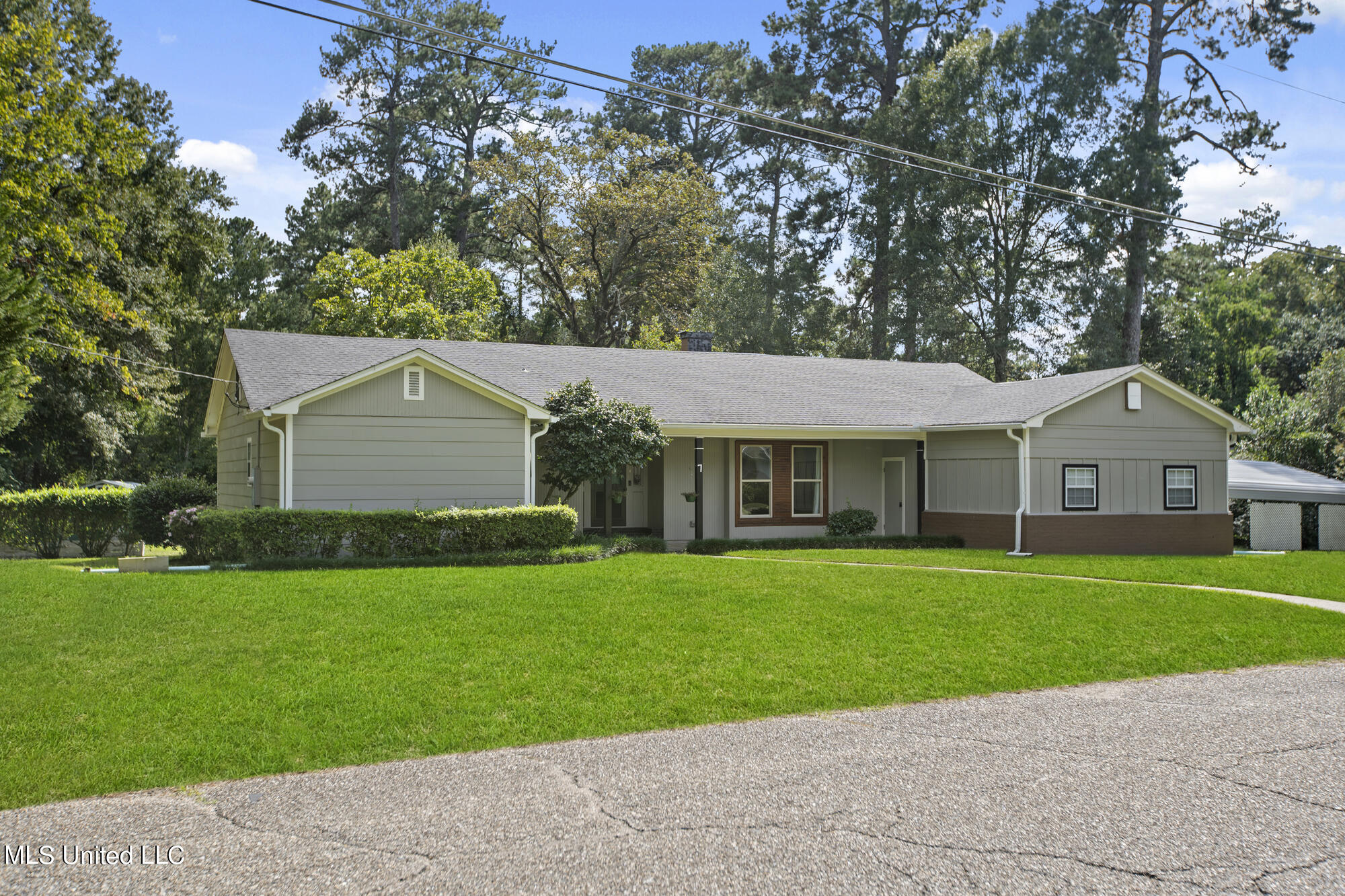 7 Sunset Road Laurel, MS 39440 - Photo 1 of 39 1