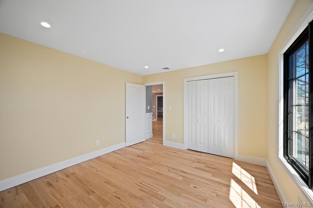 15 Forest Road Valley Stream, NY 11581 - Photo 23 of 44