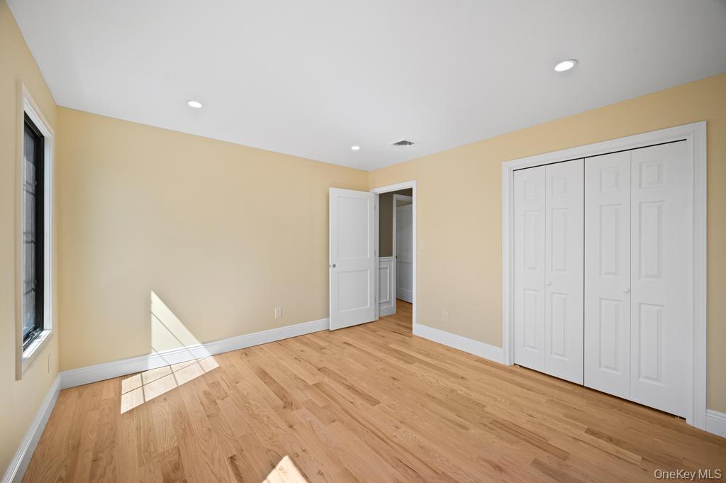 15 Forest Road Valley Stream, NY 11581 - Photo 29 of 44