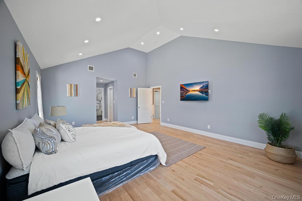 15 Forest Road Valley Stream, NY 11581 - Photo 31 of 44