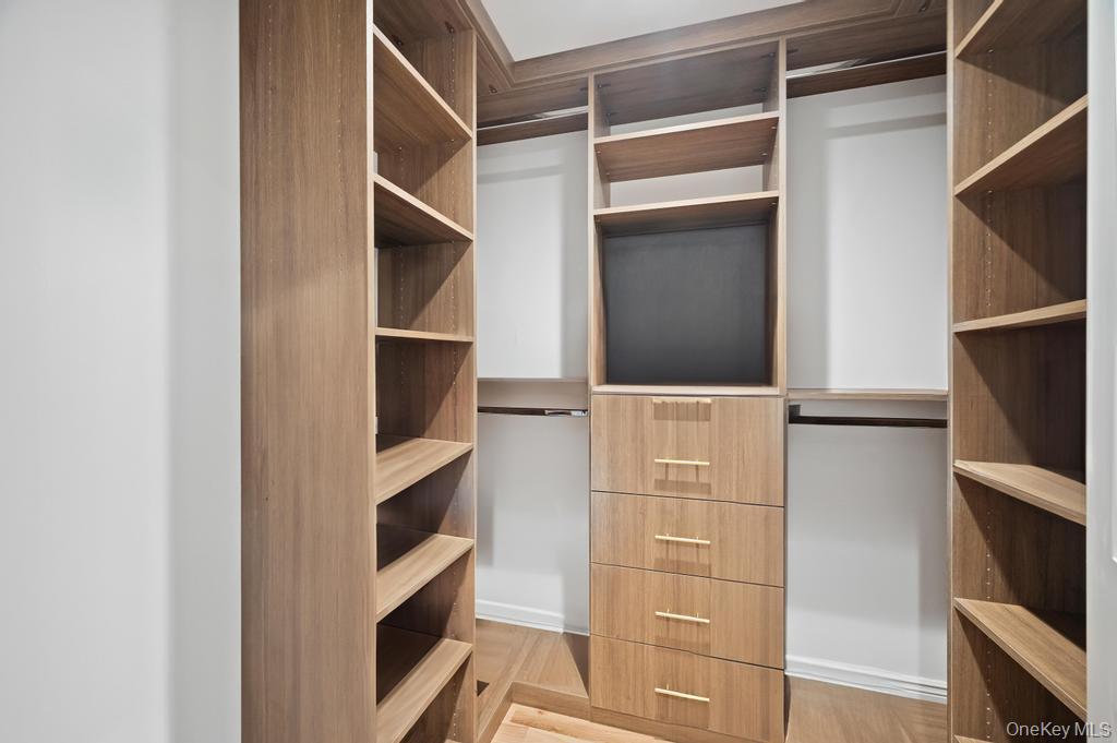 15 Forest Road Valley Stream, NY 11581 - Photo 33 of 44