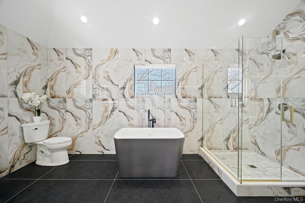 15 Forest Road Valley Stream, NY 11581 - Photo 34 of 44