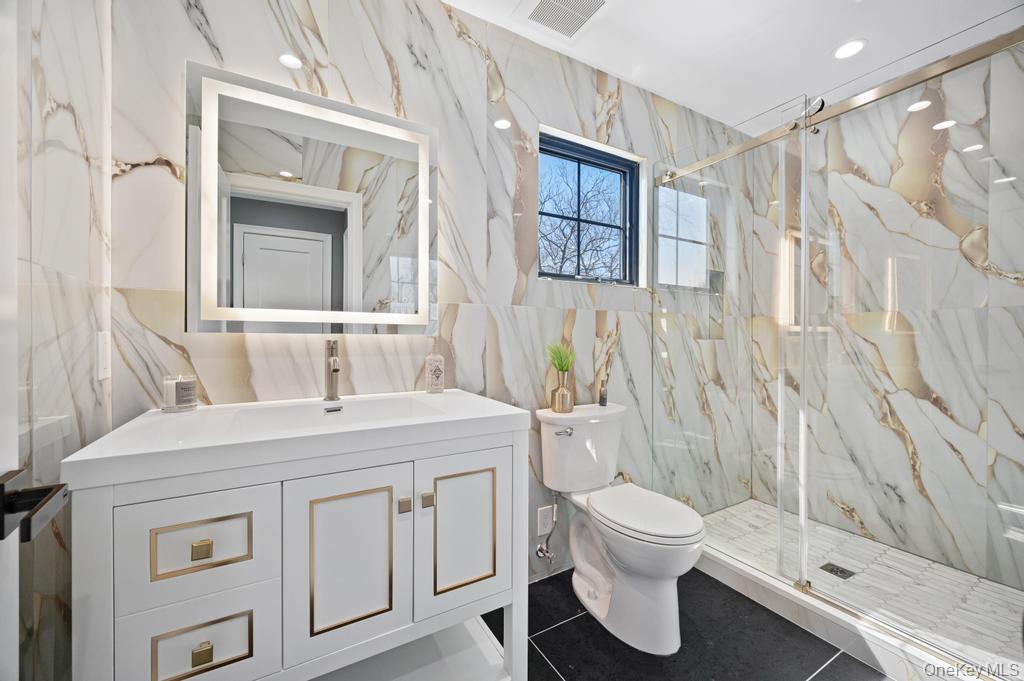 15 Forest Road Valley Stream, NY 11581 - Photo 10 of 44