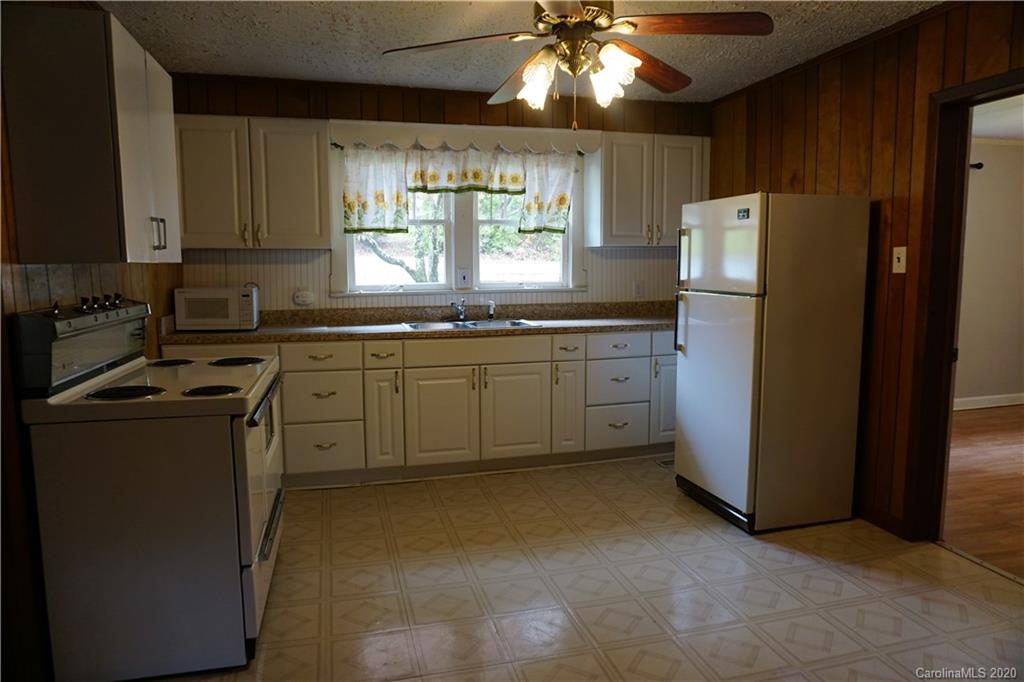 1724 North Powerhouse Road Morganton, NC 28655 - Photo 18 of 27 Gallery Image 18