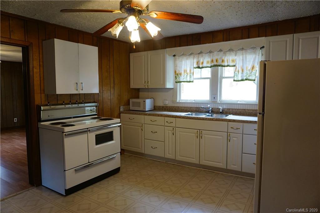 1724 North Powerhouse Road Morganton, NC 28655 - Photo 19 of 27 Gallery Image 19