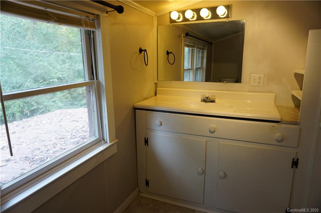 1724 North Powerhouse Road Morganton, NC 28655 - Photo 23 of 27 Gallery Image 23