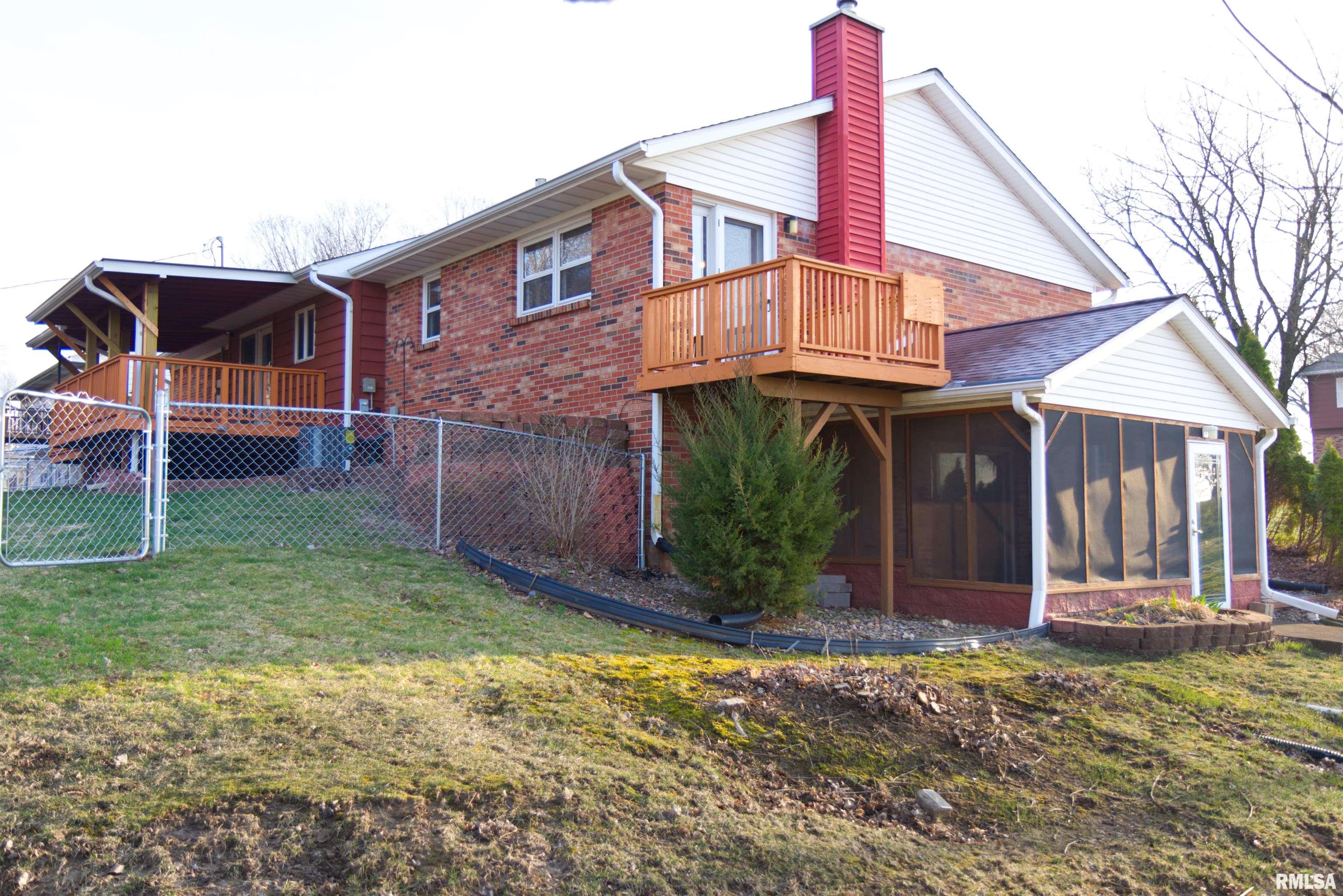730 Schick Road Clinton, IA 52732 - Photo 3 of 36 Gallery Image 3