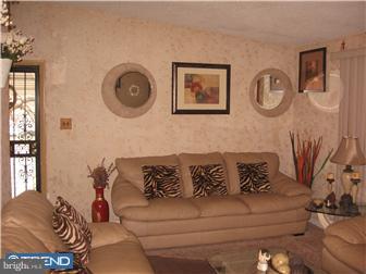 2023 Tomlinson Road Philadelphia, PA 19116 - Photo 5 of 12 Living Room