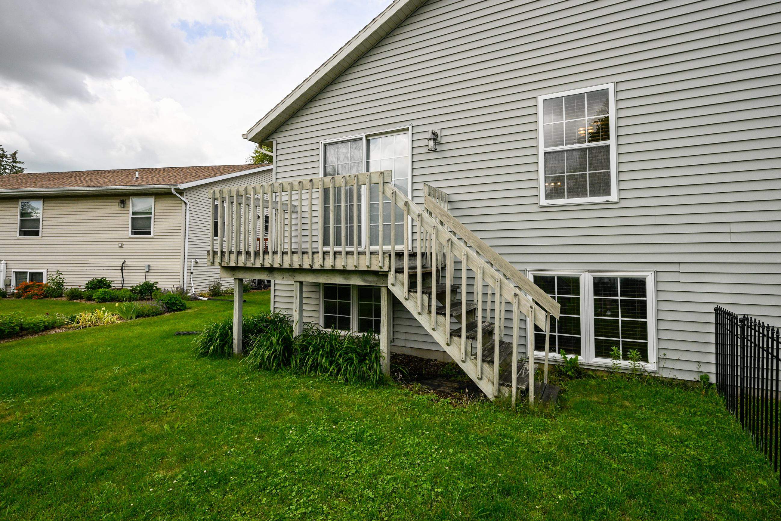 403 Hanson Road Stoughton, WI 53589 - Photo 32 of 42