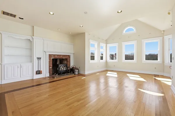 $1,399,999 | 365 Middle Street, Amherst, MA 01002
