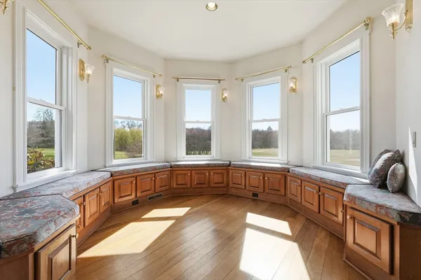$1,399,999 | 365 Middle Street, Amherst, MA 01002