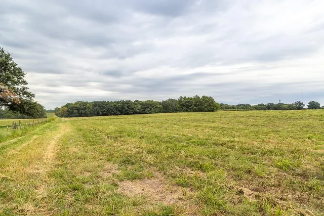 $348,400 | 42.23-acres Southeast 42.23-acres Se 1151st Road, Windsor, MO 65360