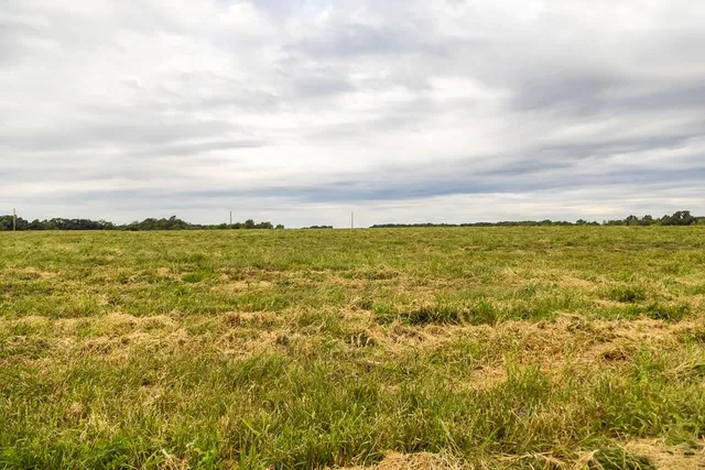 $348,400 | 42.23-acres Southeast 42.23-acres Se 1151st Road, Windsor, MO 65360
