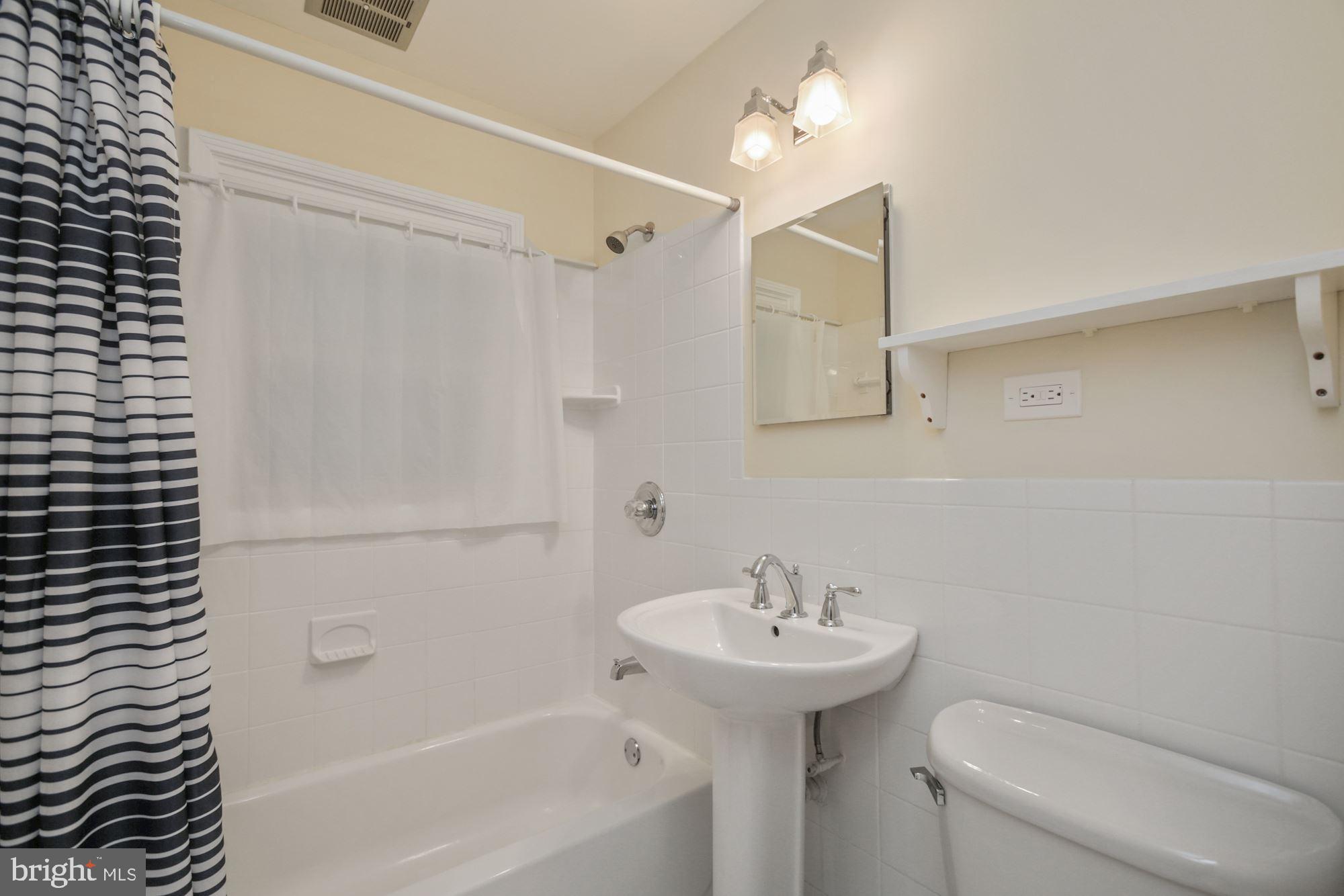 3004 Fayette Road Kensington, MD 20895 - Photo 15 of 34 Owner's Bathroom