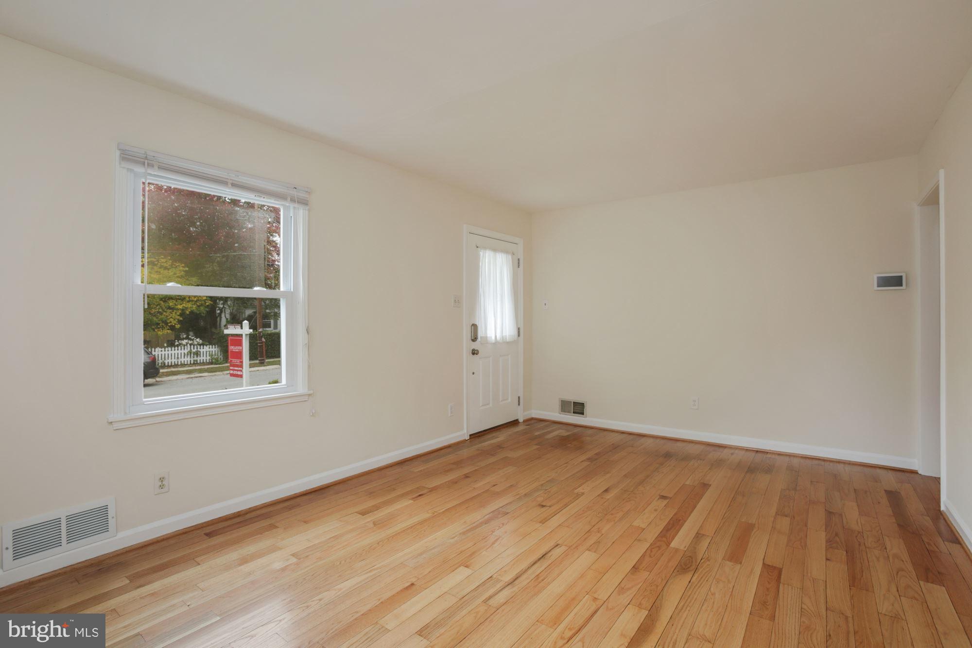 3004 Fayette Road Kensington, MD 20895 - Photo 4 of 34 Living Room