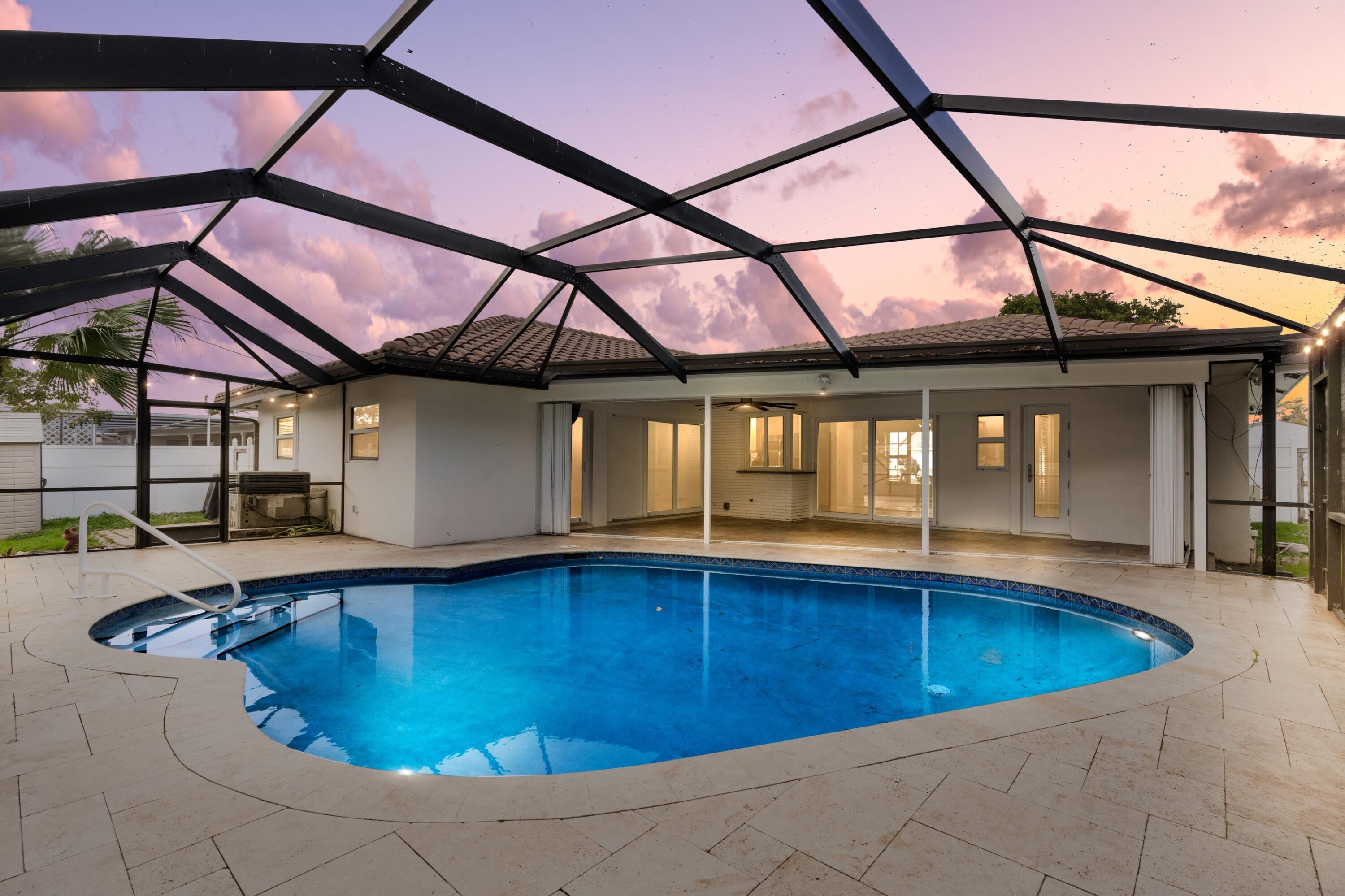 274 Northeast 24th Court Boca Raton, FL 33431 - Photo 2 of 38 Twilight
