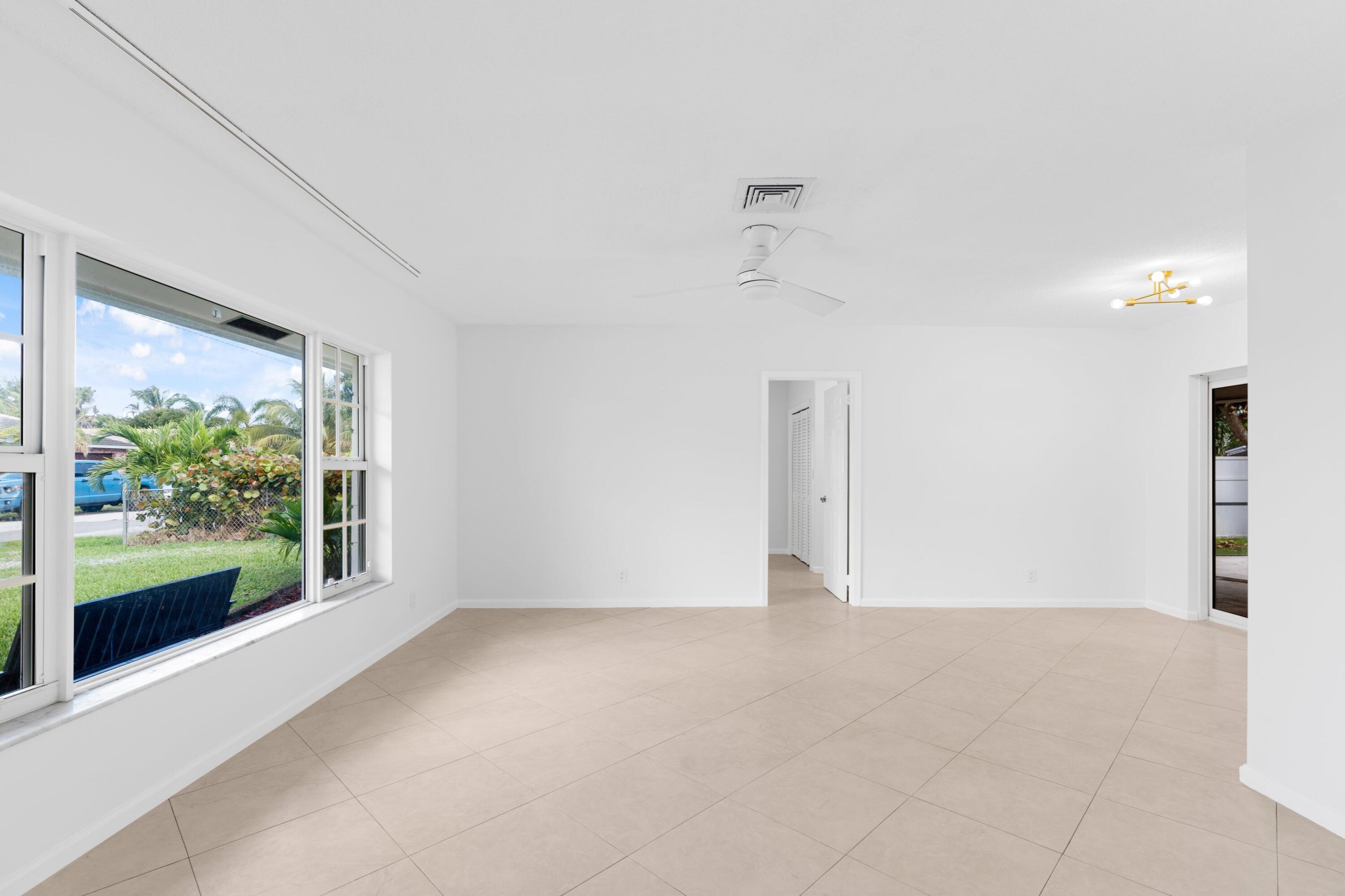 274 Northeast 24th Court Boca Raton, FL 33431 - Photo 9 of 38 Dining Room