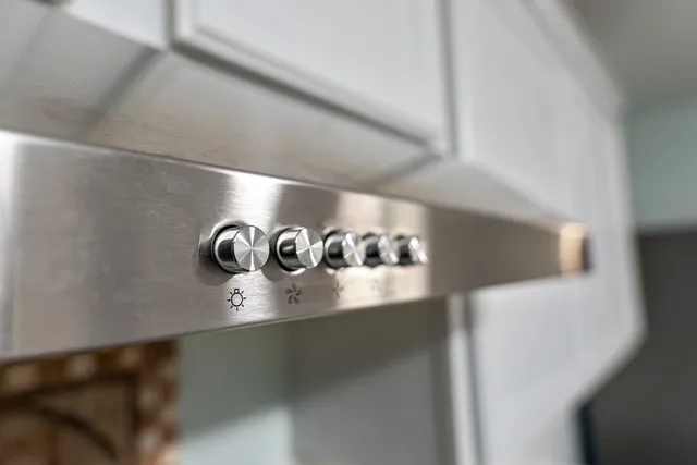 a view of a room with shelf