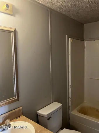 $995 | 1118 Melvin Dupuis Road, Unit 36, Breaux Bridge, LA 70517