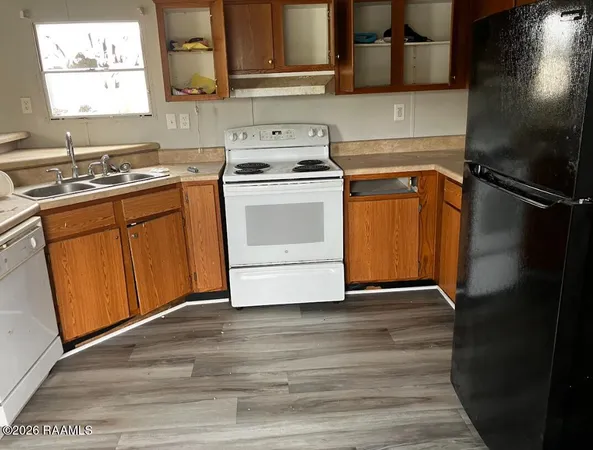 $995 | 1118 Melvin Dupuis Road, Unit 36, Breaux Bridge, LA 70517