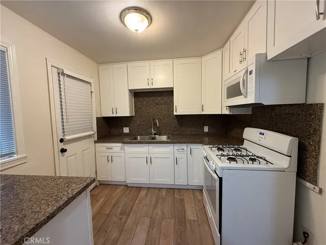 $2,200 | 14225 Newport Avenue, Tustin, CA 92780