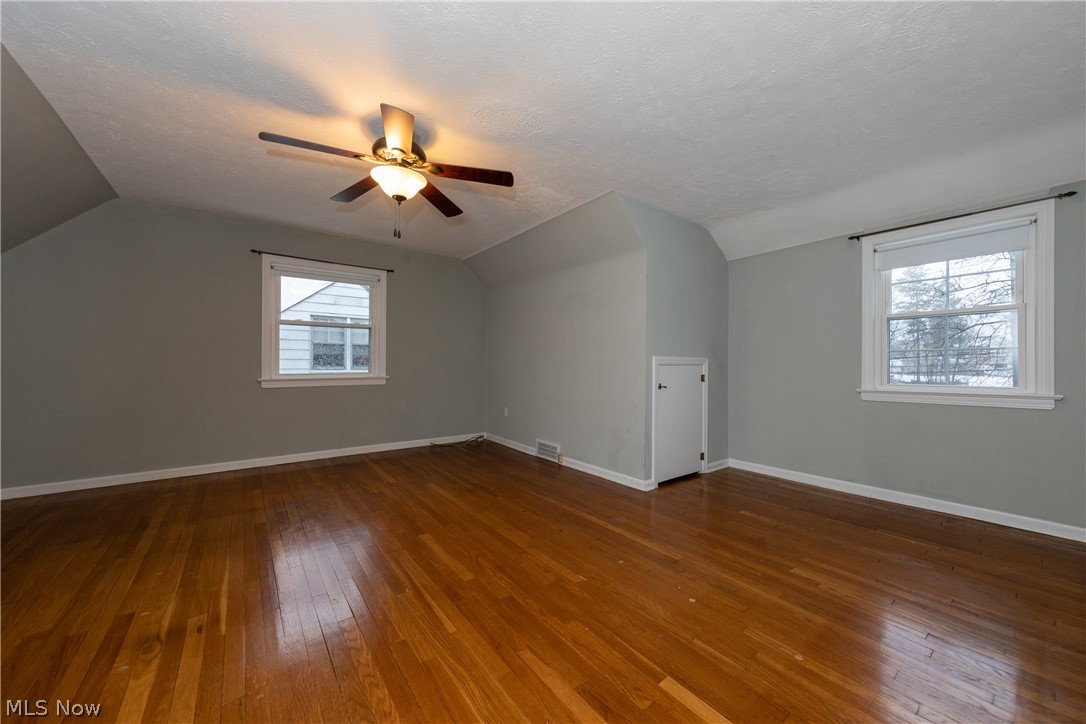 1289 Dorsh Road Cleveland, OH 44121 - Photo 24 of 34