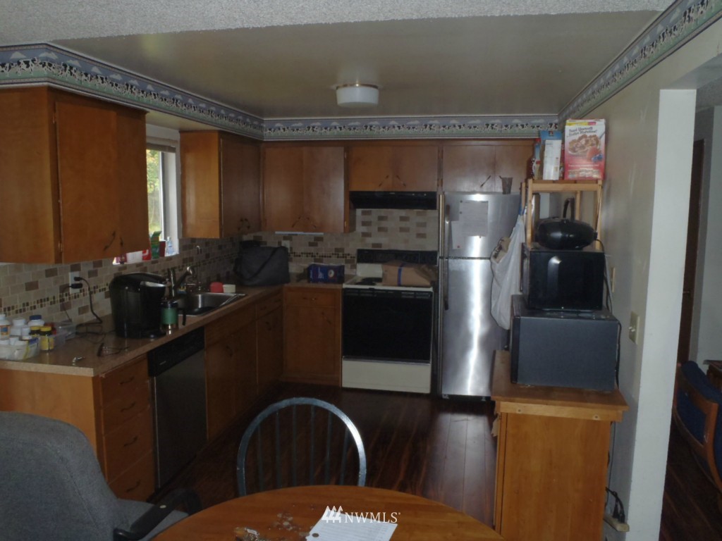 407 240th Street Southeast Bothell, WA 98021 - Photo 3 of 14