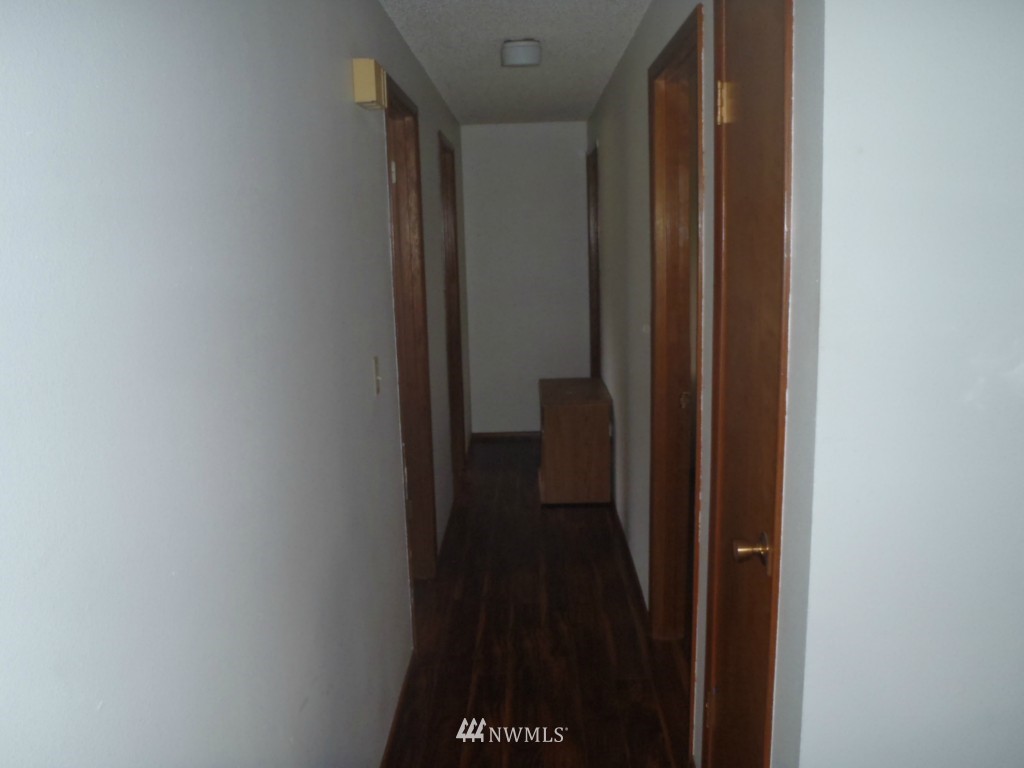 407 240th Street Southeast Bothell, WA 98021 - Photo 6 of 14